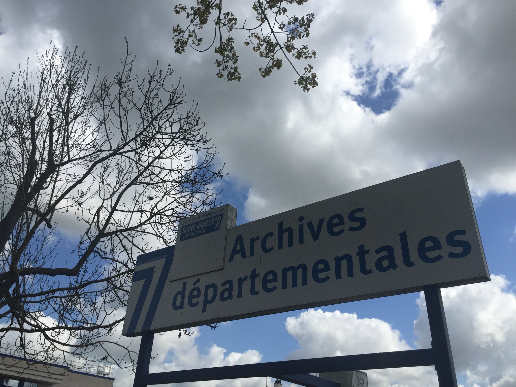Quelques semaines plus tôt je m'étais rendue aux archives de Seine-et-Marne, à Dammarie-les-Lys #Madeleineproject https://t.co/qbZDe3GJHM